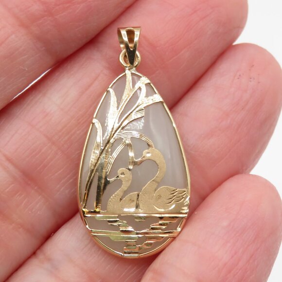 Jewelry - 14K Yellow Gold Two Swans Filigree Jade Pendant